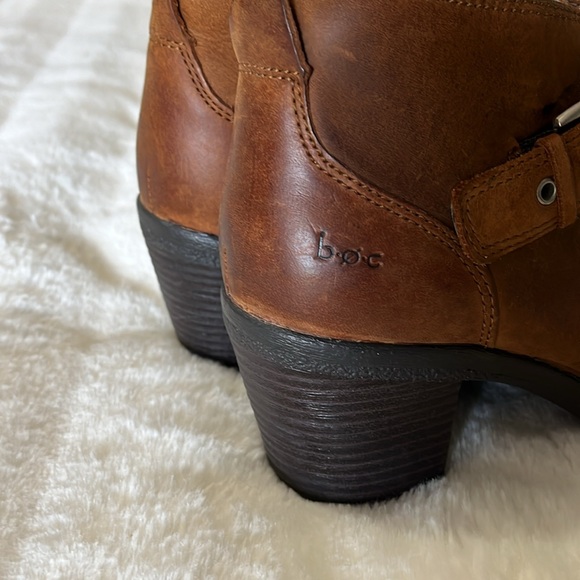 B. O. C. Brown leather booties - Picture 4 of 10